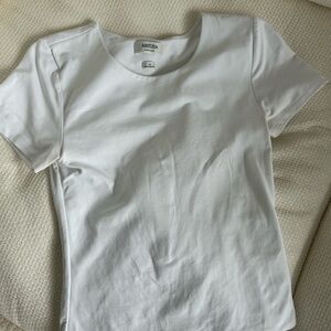 Aritzia contour Tshirt